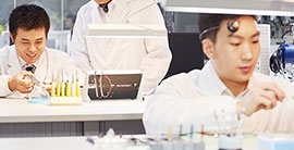 福州劳力士维修售后技师操作